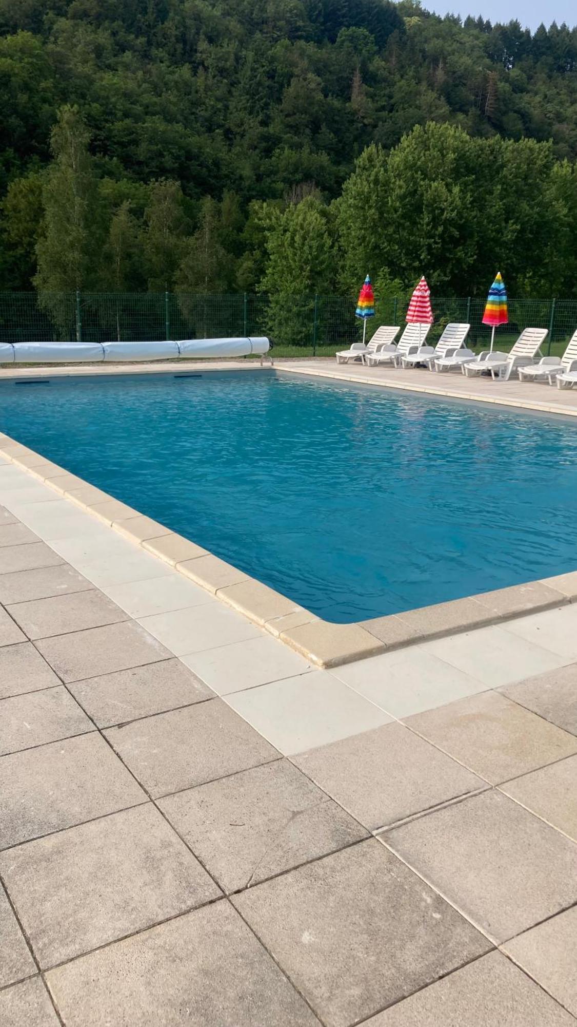 Saint-Geniez D'Olt - Residence Le Colombier エクステリア 写真