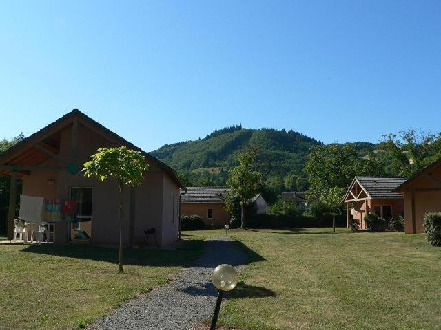 Saint-Geniez D'Olt - Residence Le Colombier エクステリア 写真